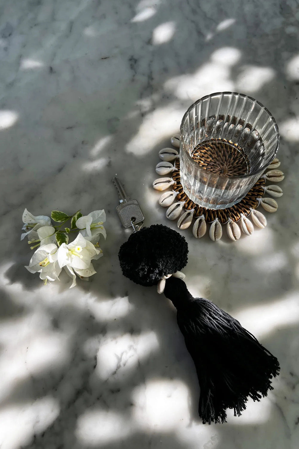 the-pompom-keychain-black