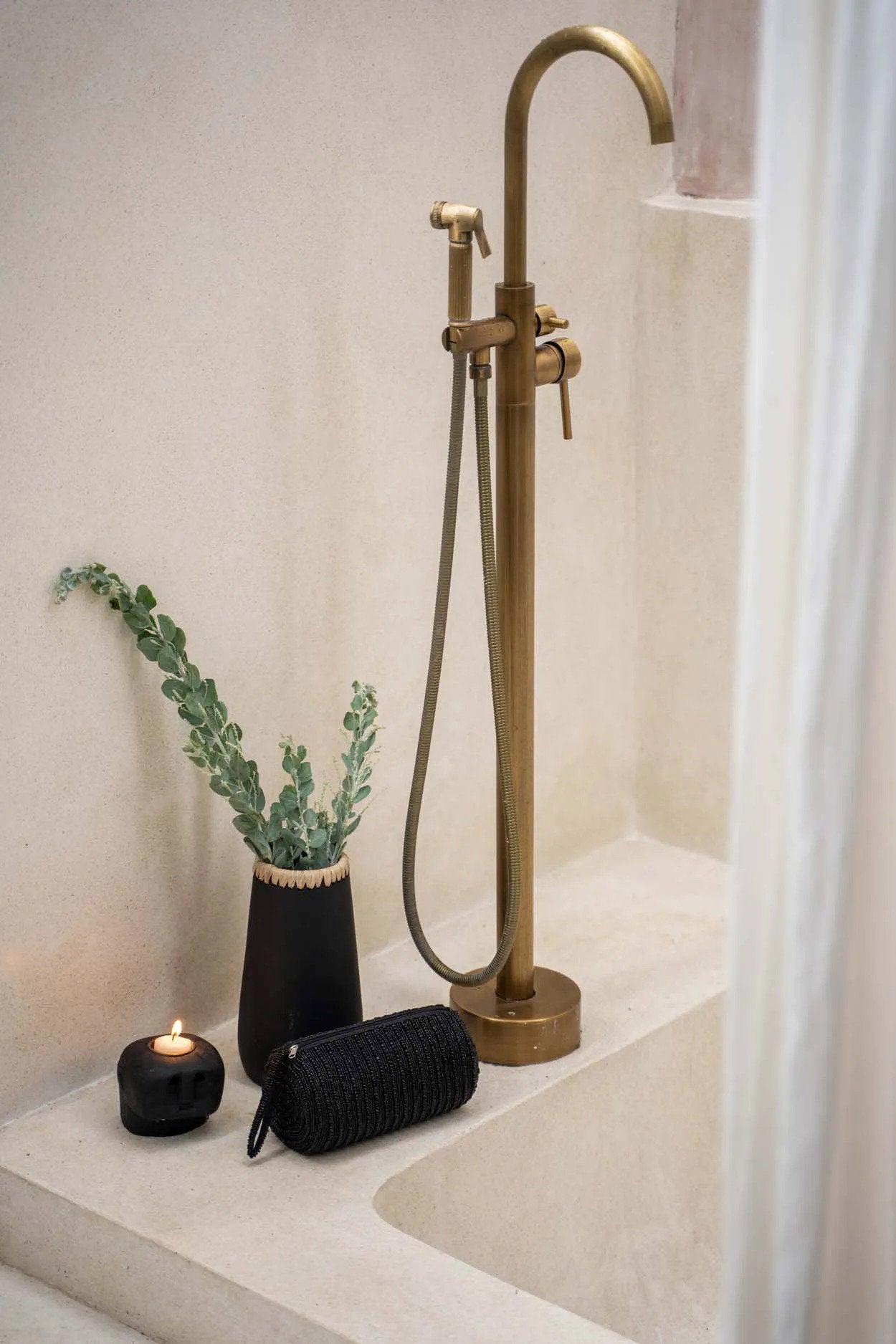 the-pencil-case-black