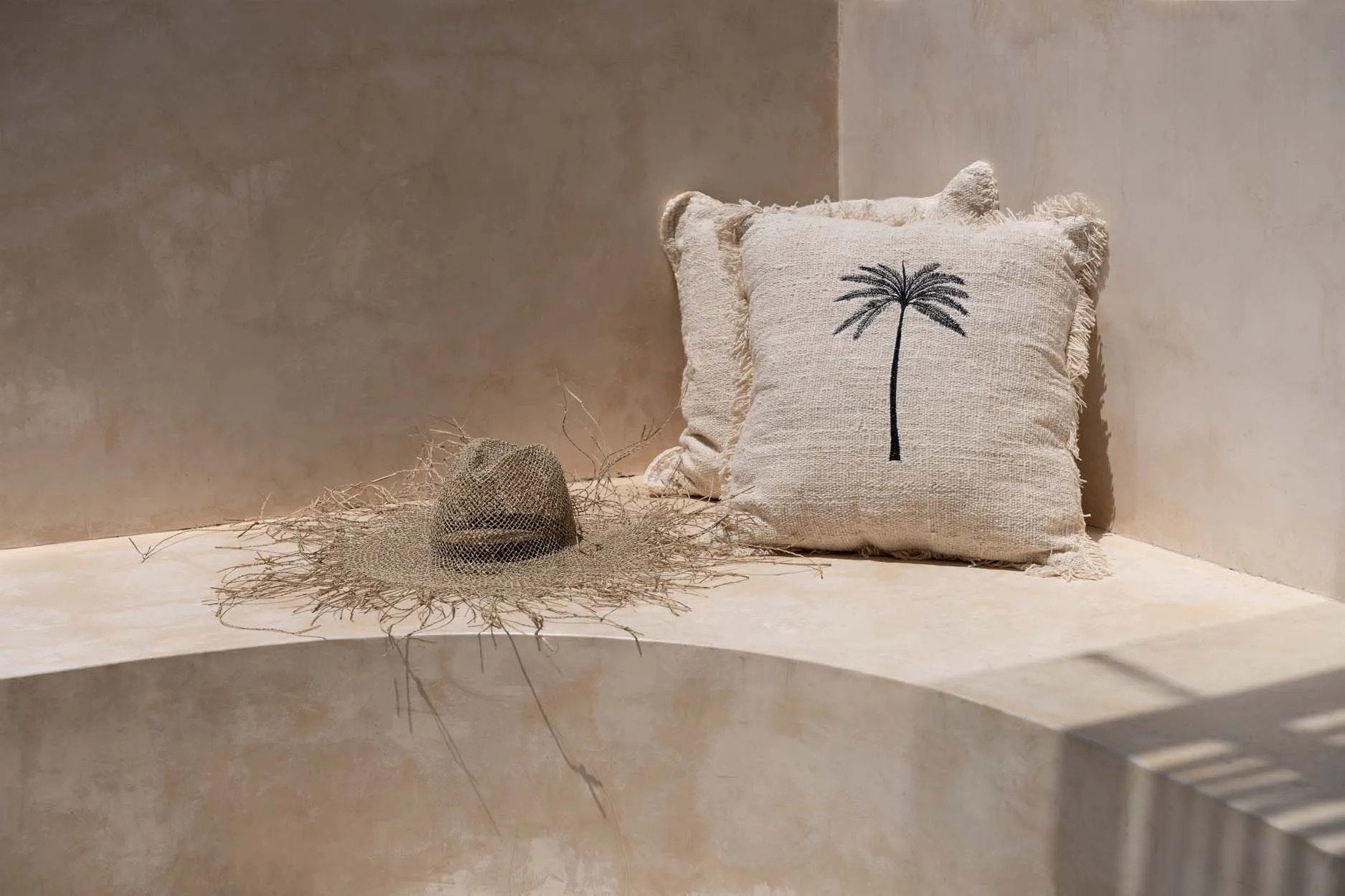 Gili Palm cushion cover, ideal for adding a tropical touch to your sofa