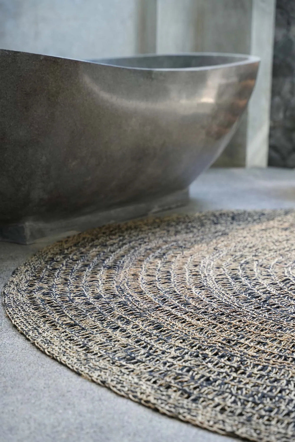 the-seagrass-carpet-natural-black-100