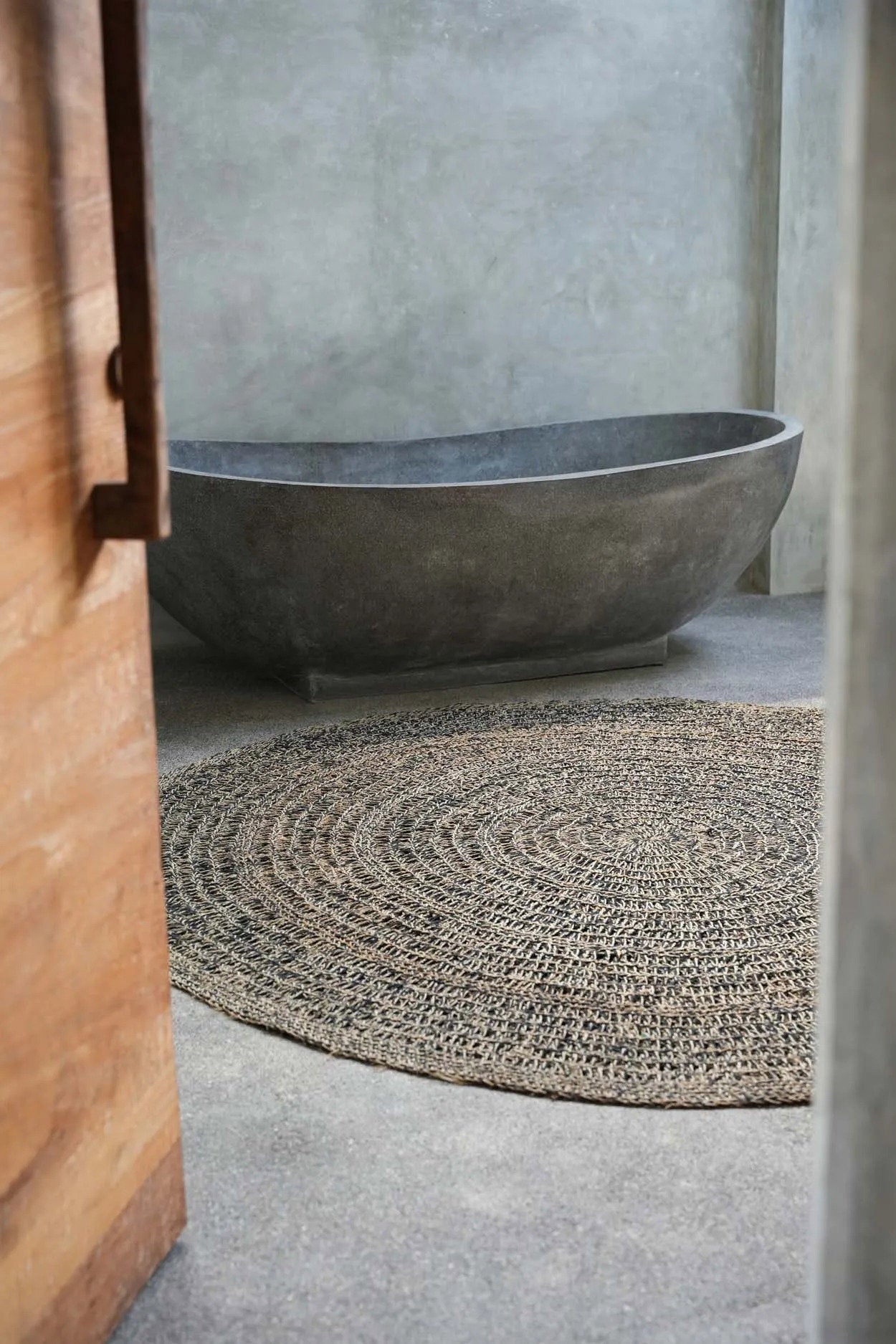 the-seagrass-carpet-natural-black-100