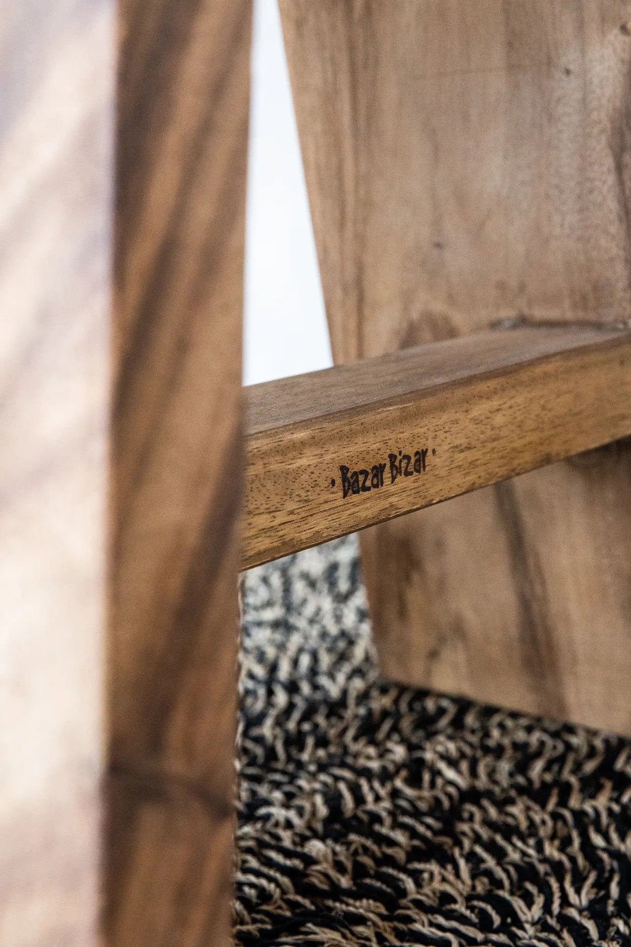 the-seagrass-carpet-natural-black-200x300