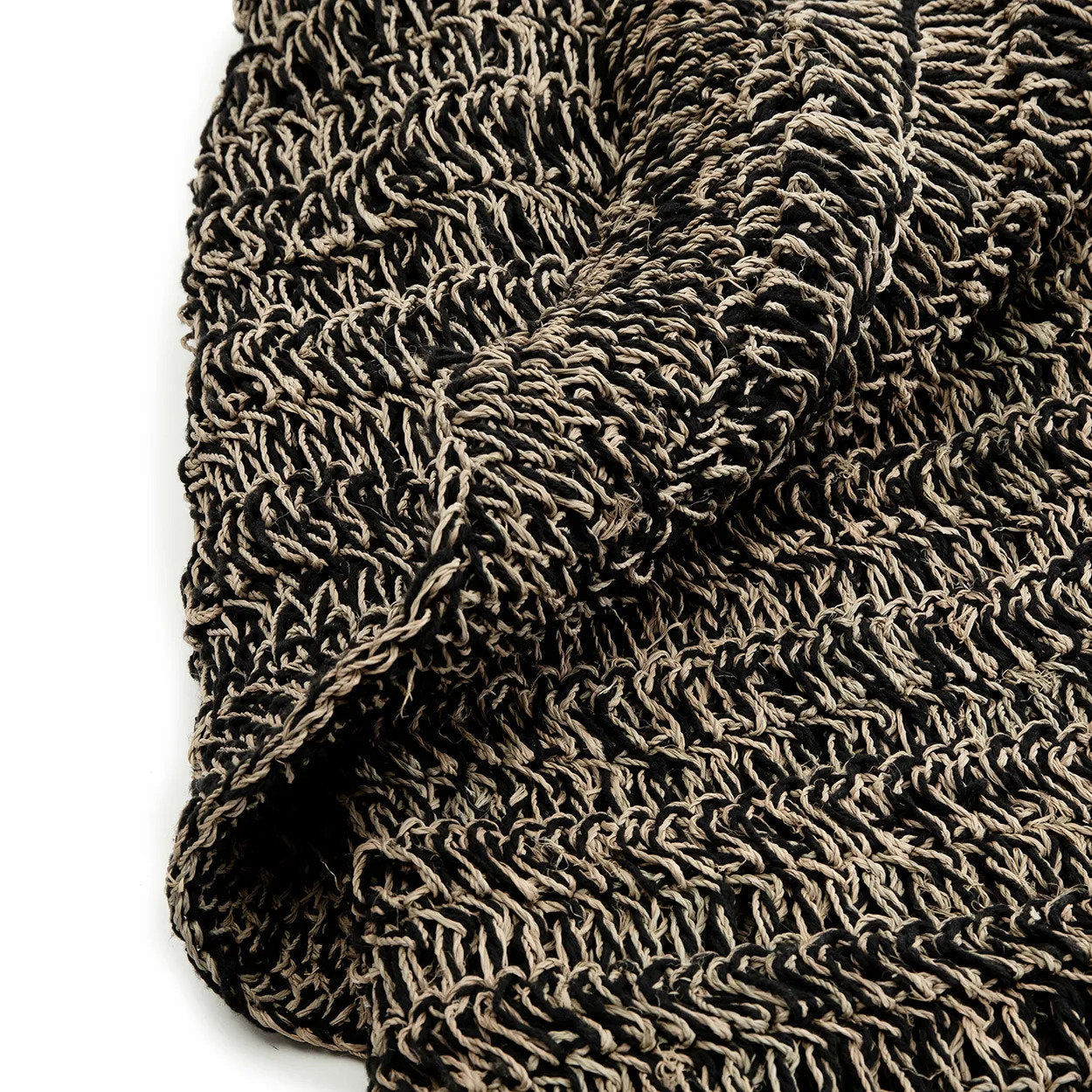 the-seagrass-carpet-natural-black-180x240