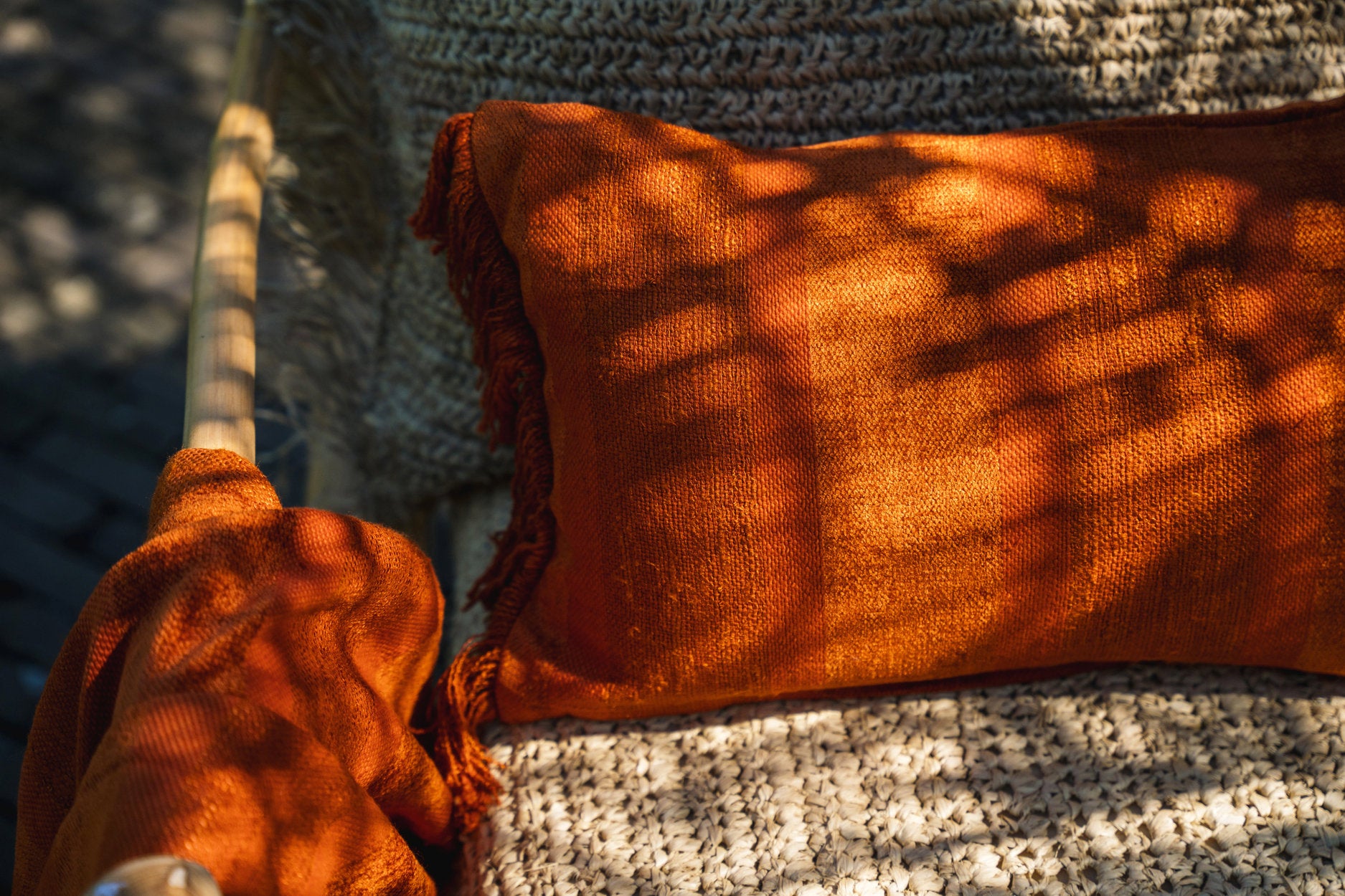 the-oh-my-gee-cushion-cover-rust-velvet-30x50