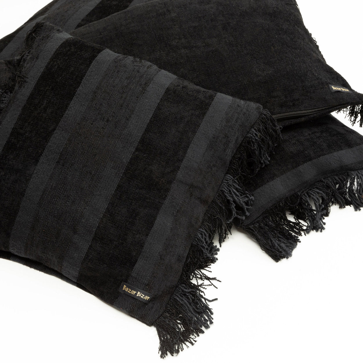 the-oh-my-gee-cushion-cover-black-velvet-40x40