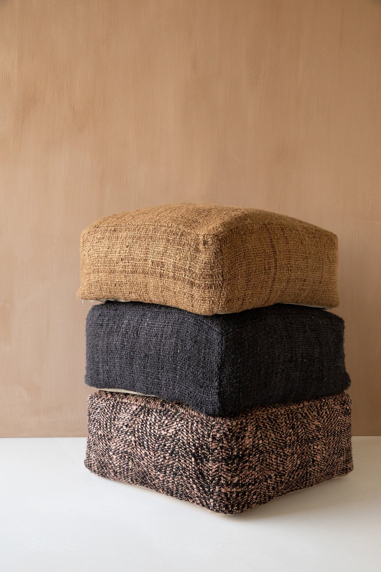 the-oh-my-gee-pouffe-black-navy