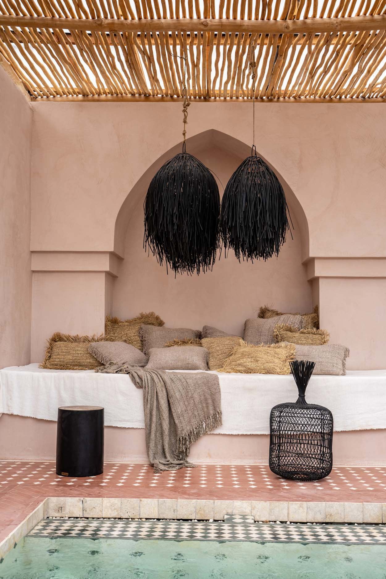 the-oh-my-gee-cushion-cover-pearl-grey-30x50