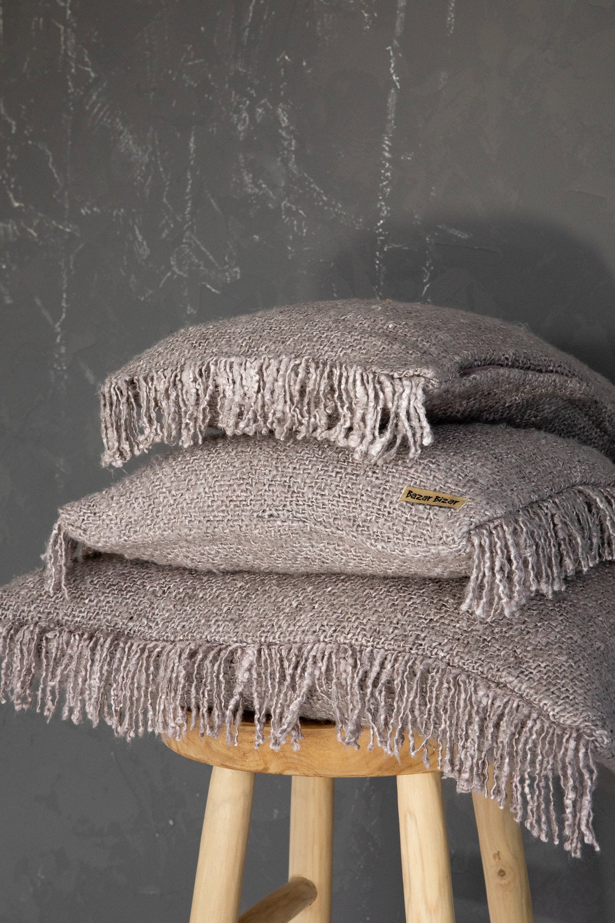 the-oh-my-gee-cushion-cover-pearl-grey-30x50