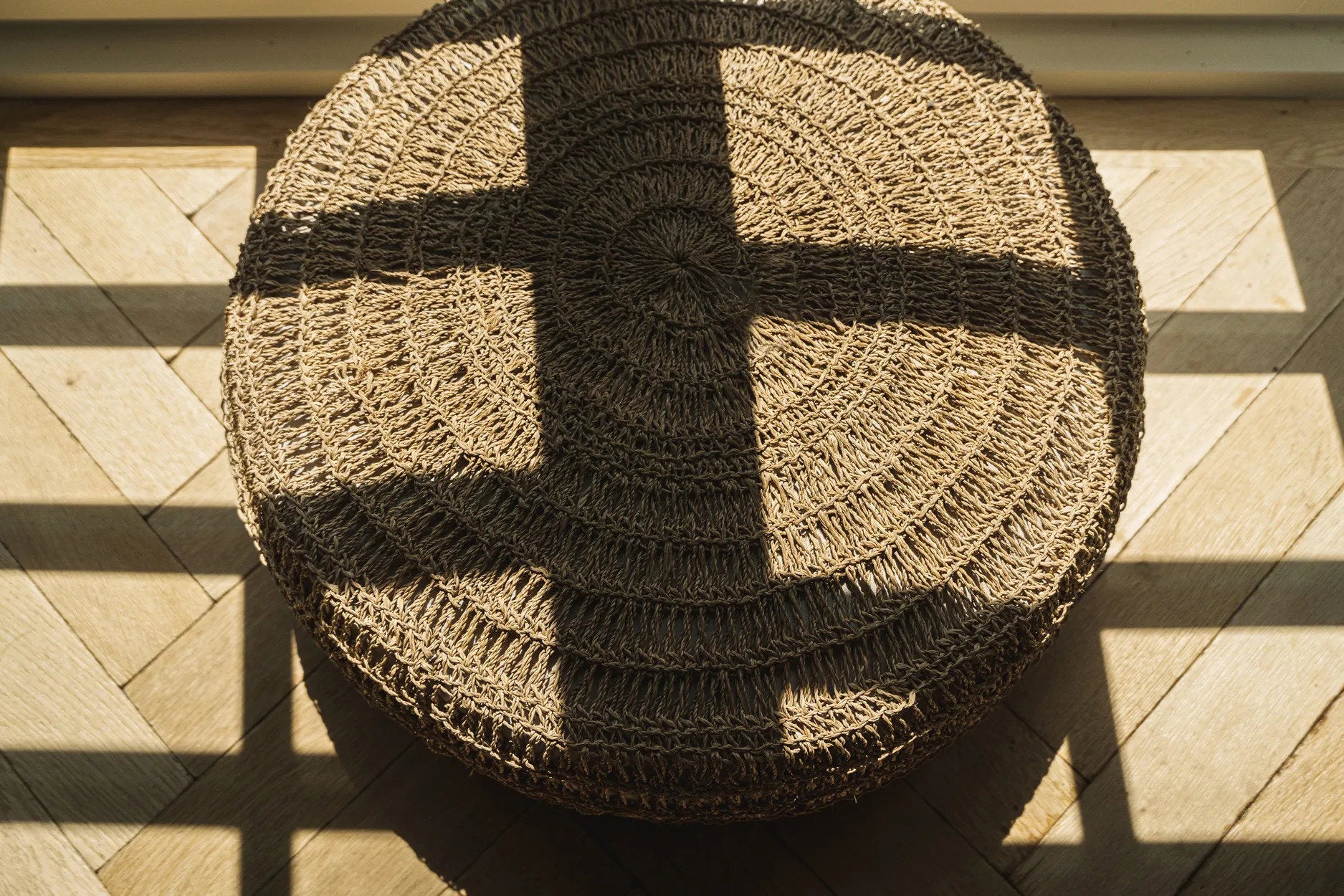 the-seagrass-pouffe-natural-m