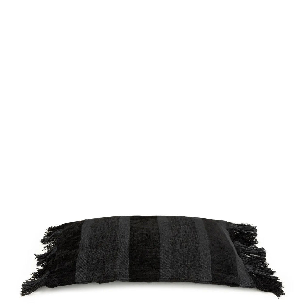 the-oh-my-gee-cushion-cover-black-velvet-30x50