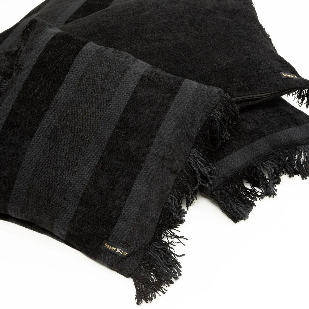 the-oh-my-gee-cushion-cover-black-velvet-30x50