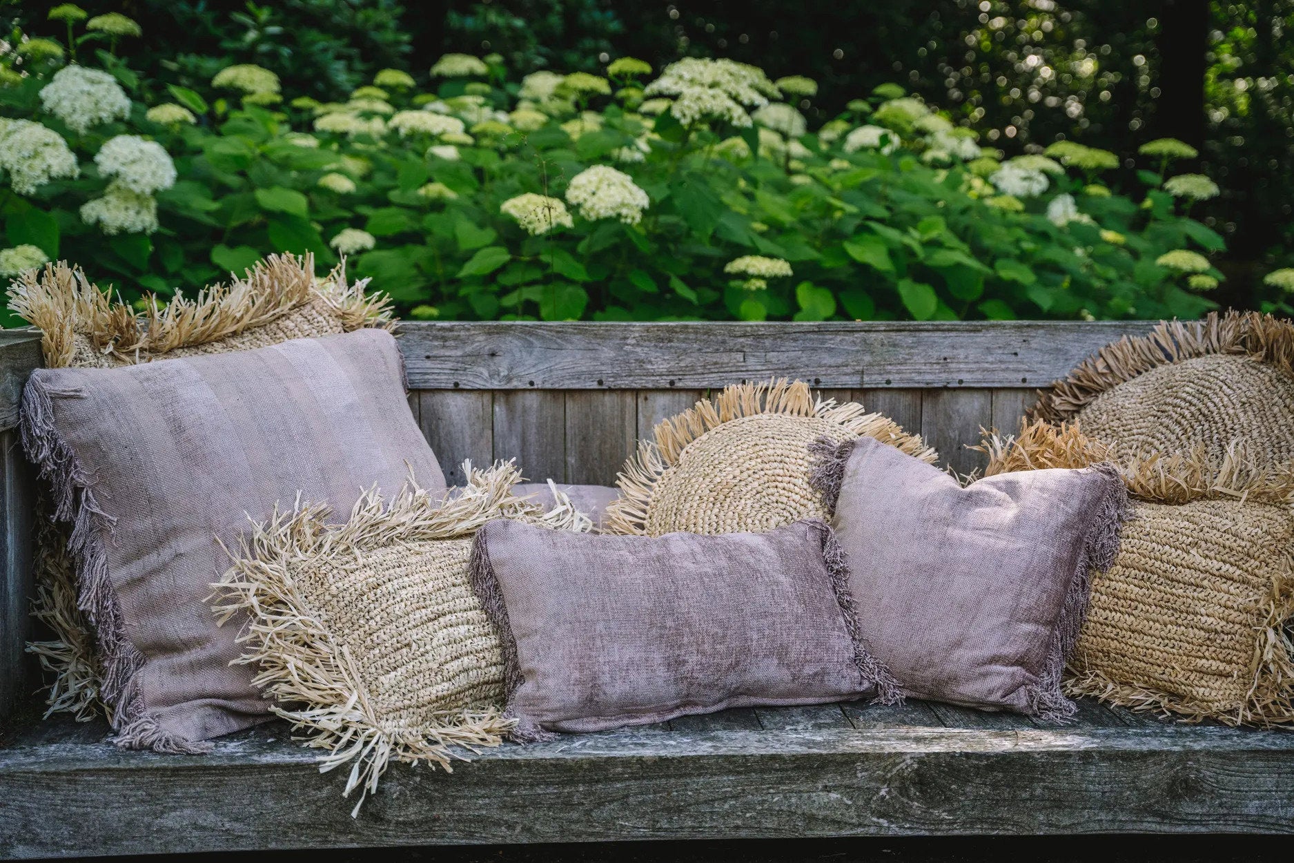 the-oh-my-gee-cushion-cover-concrete-velvet-40x40