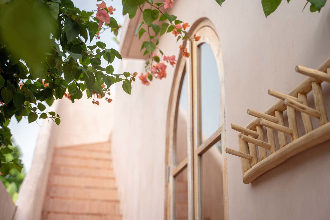 the-island-cloth-hanger-natural