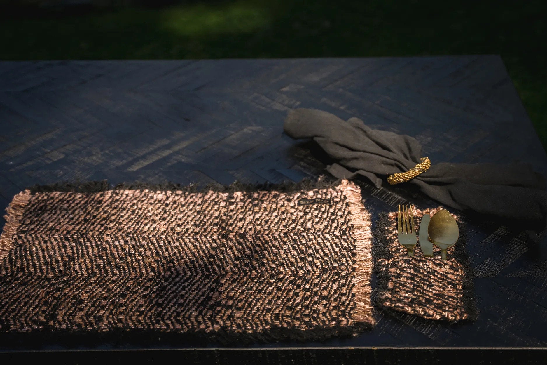 the-oh-my-gee-cutlery-holder-black-copper-set-of-4