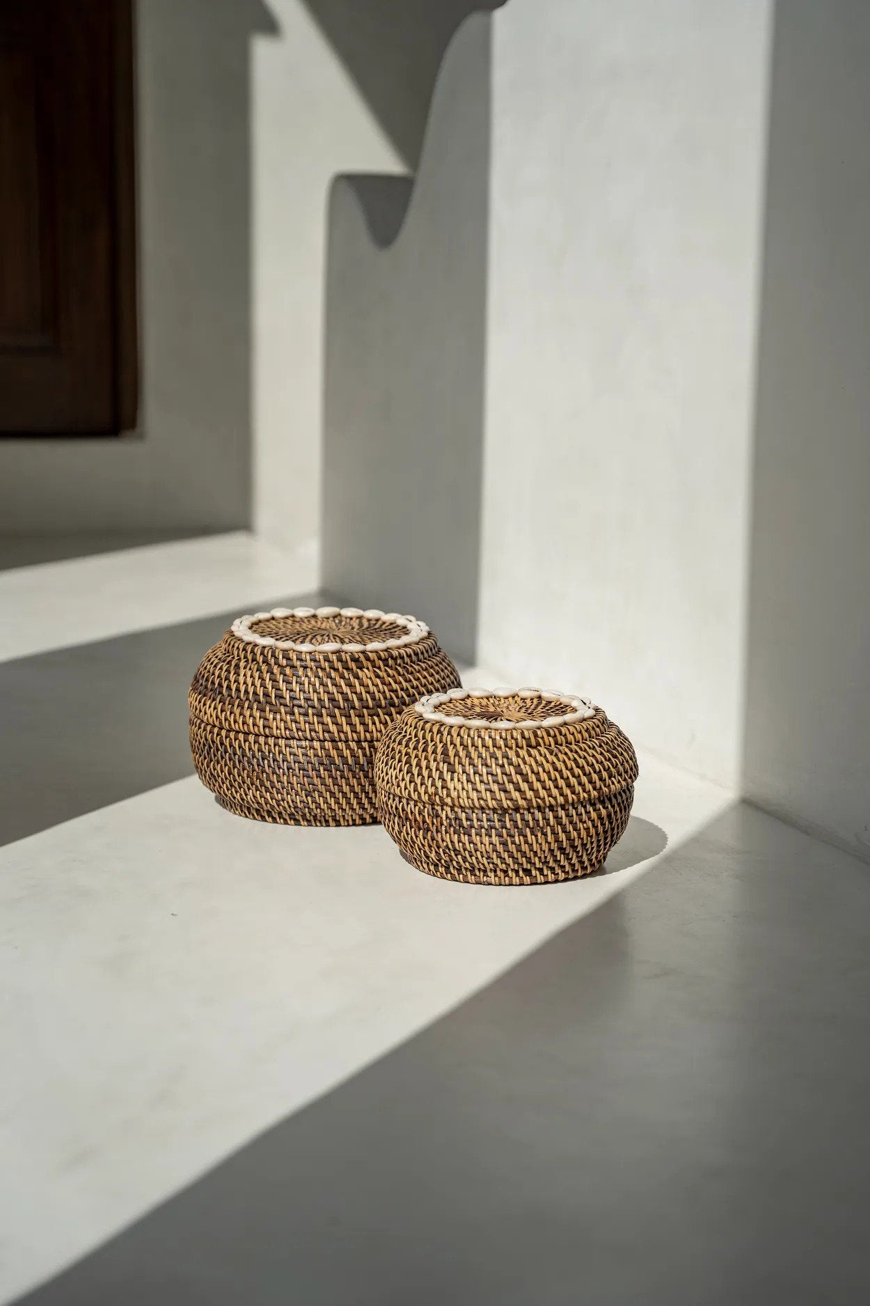 the-colonial-peek-a-boo-basket-natural-brown-m