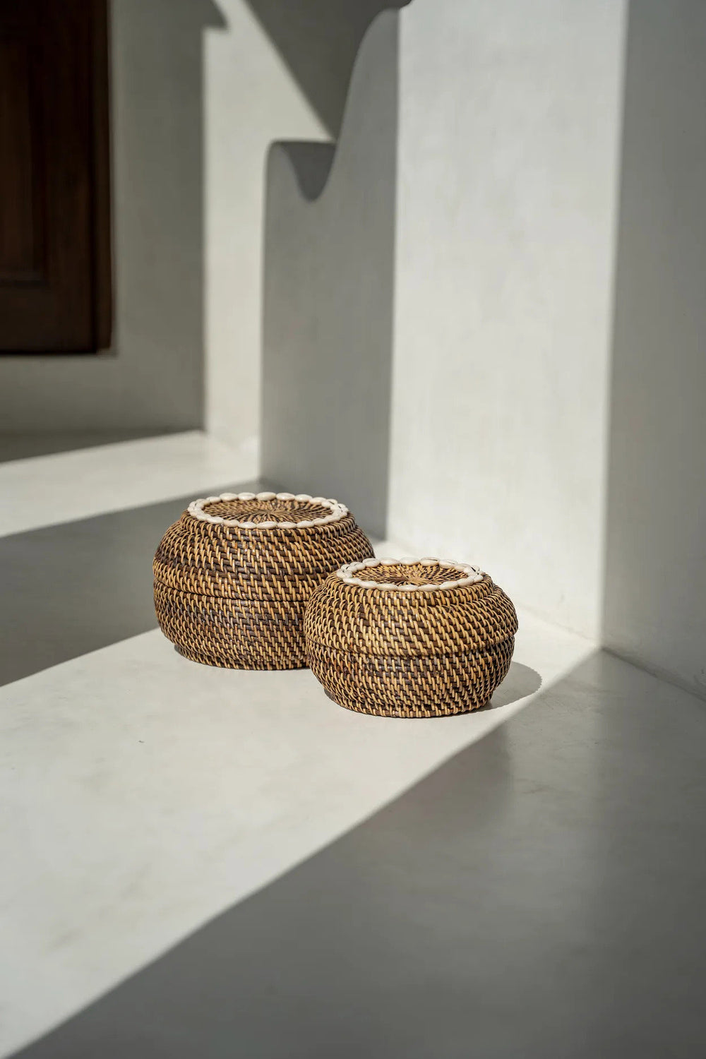 the-colonial-peek-a-boo-basket-natural-brown-m
