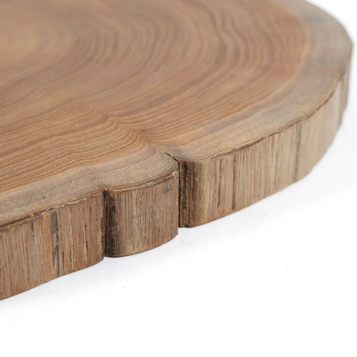 the-teak-root-cutting-board