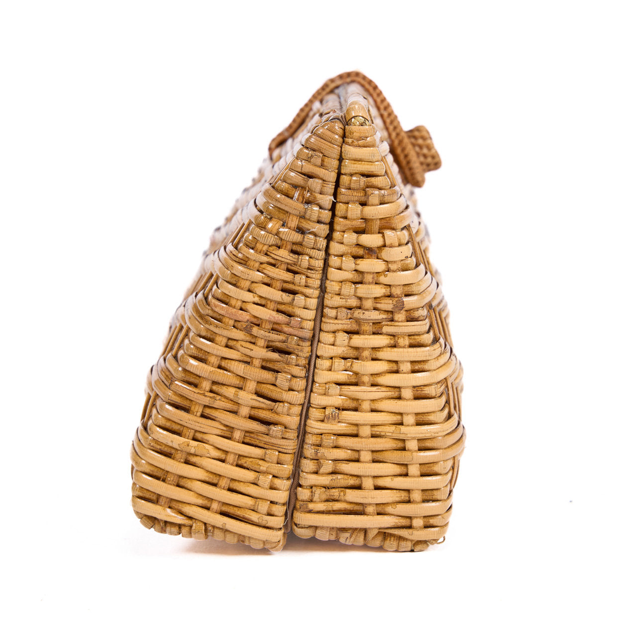 Small yet spacious natural raffia clutch bag, designed to hold essentials while keeping your look effortless and chic.