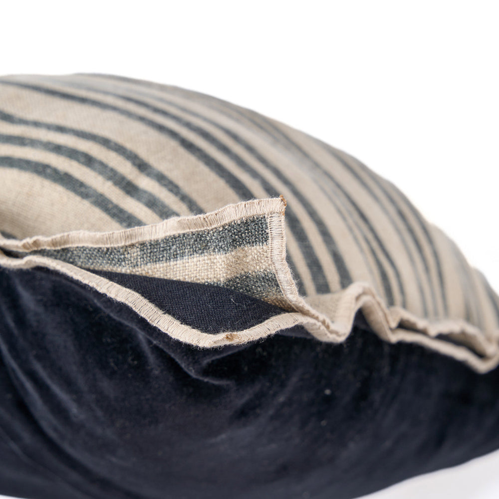 the-nordic-stripe-cushion-cover-natural-black-50x50