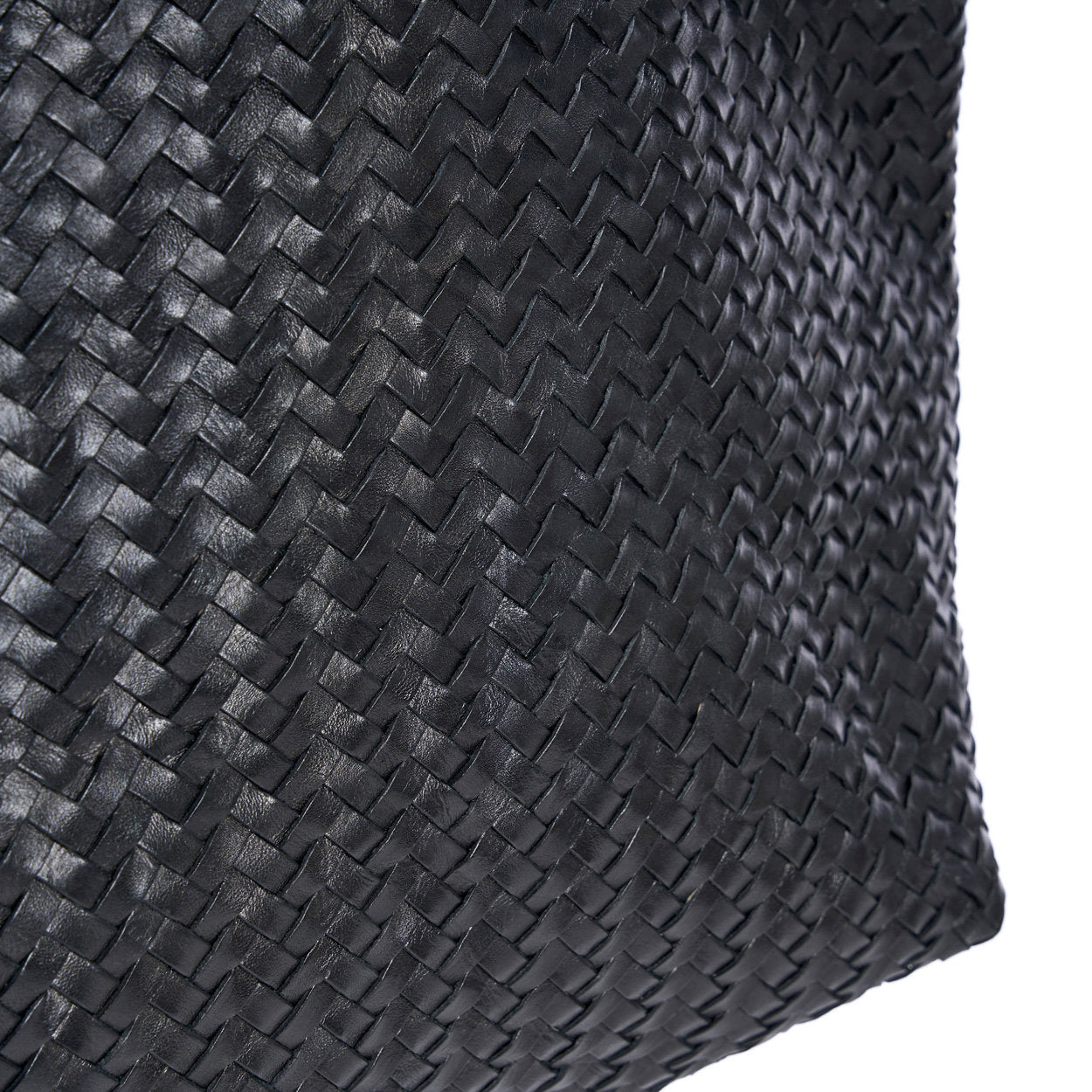 the-execu-shopper-black