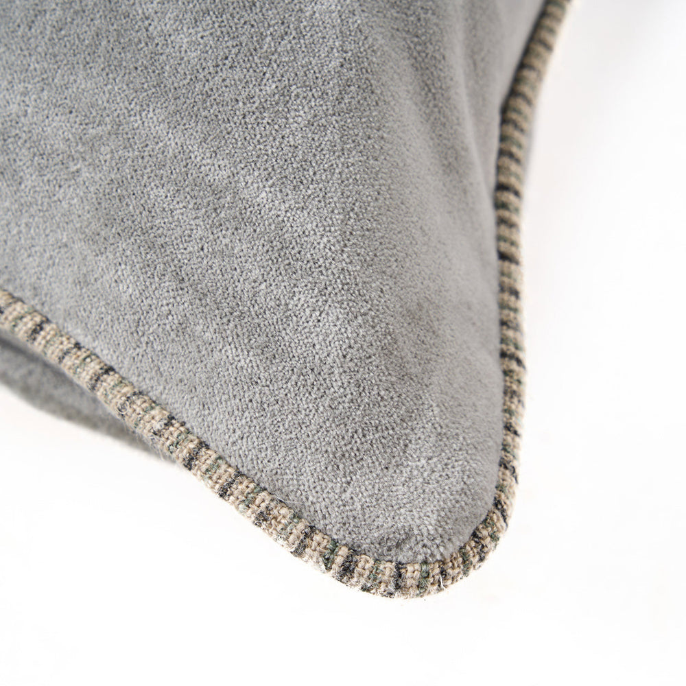 cushion-cover-with-4-side-cord-piping-50x50