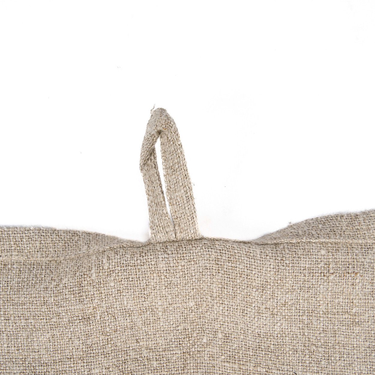 Coastal-inspired 50×70 cm linen towel featuring fish motif, perfect for drying dishes or hands