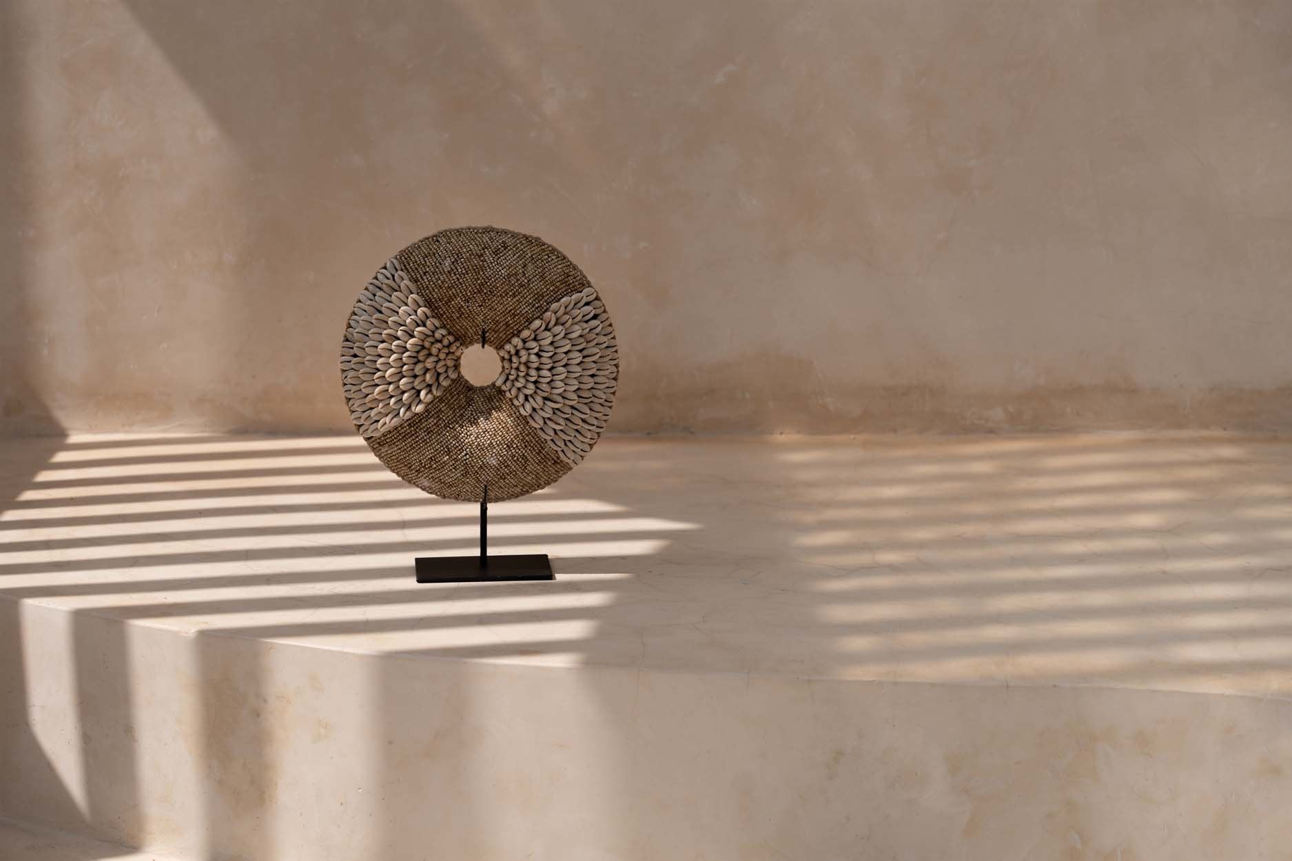 the-doh-nuts-on-stand-natural-white