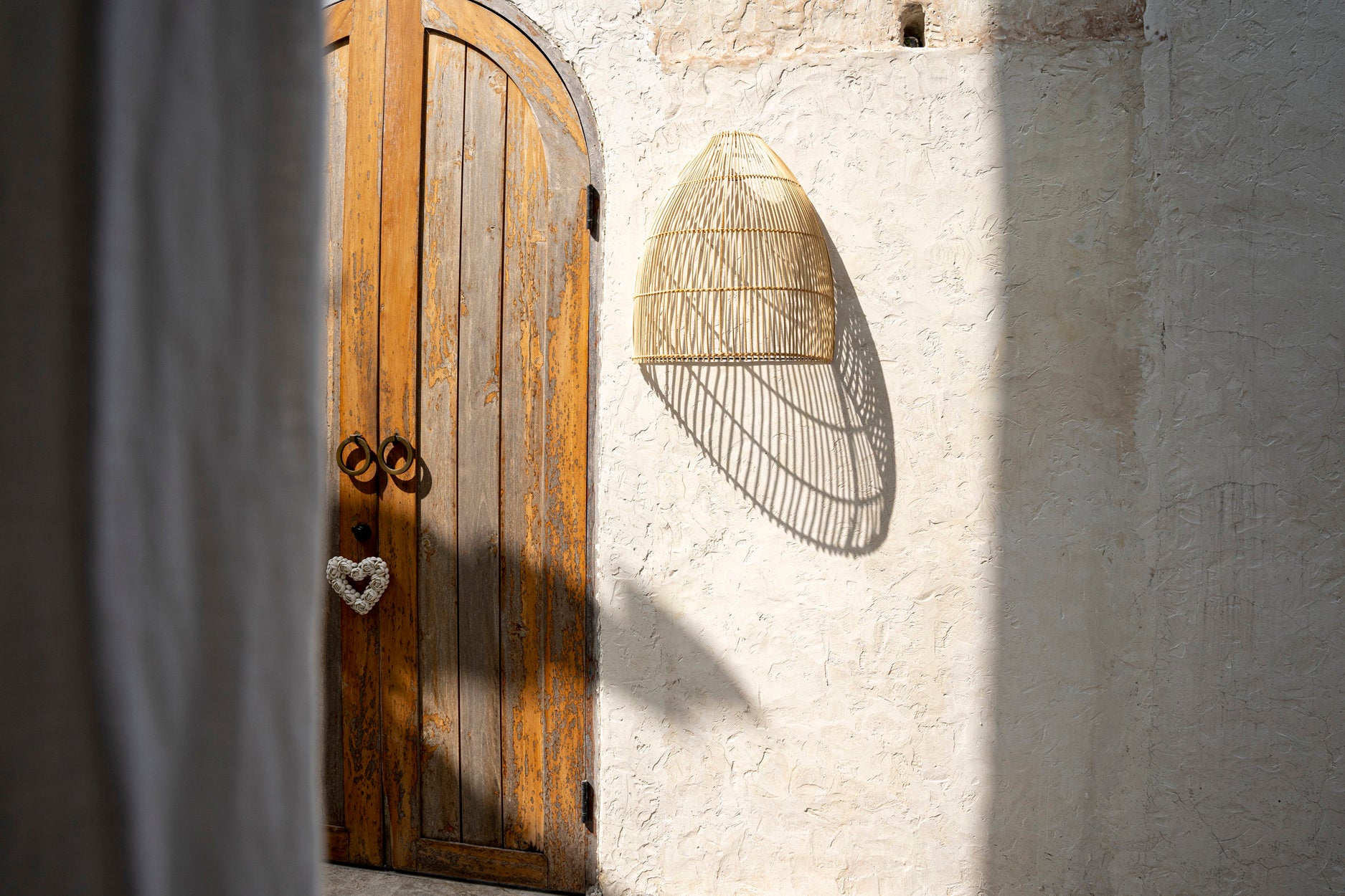 the-lalo-wall-applique-natural-l