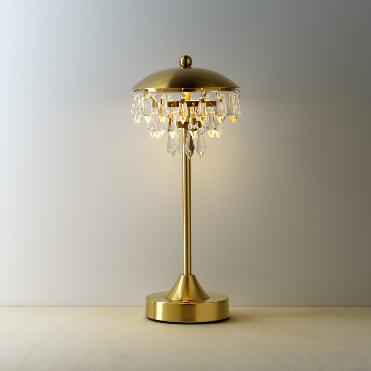 the-chandelette-led-table-lamp