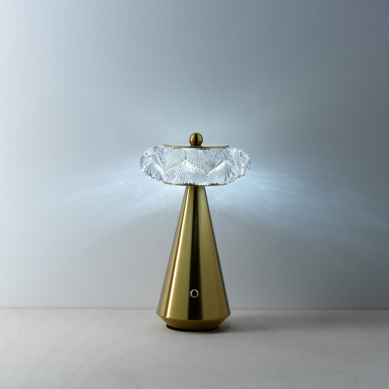 the-diamond-diva-led-table-lamp