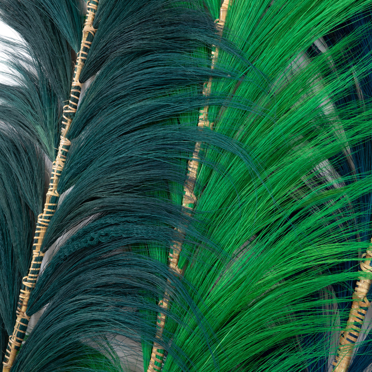 the-stunning-leaf-emerald-green