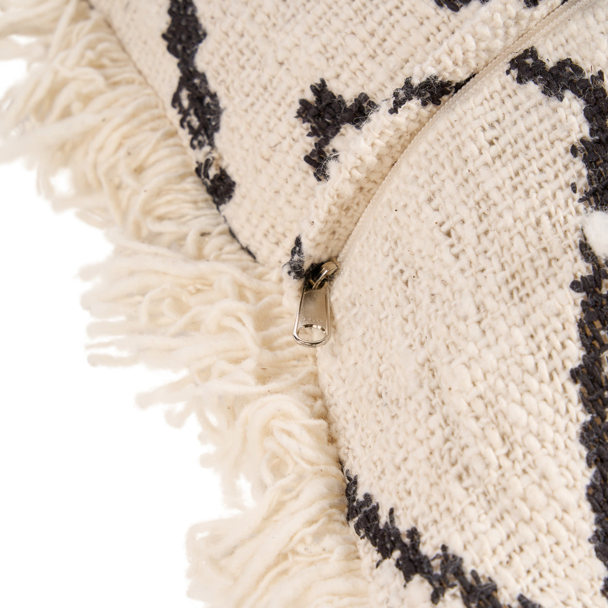 the-sahara-diamond-cushion-cover-natural-black