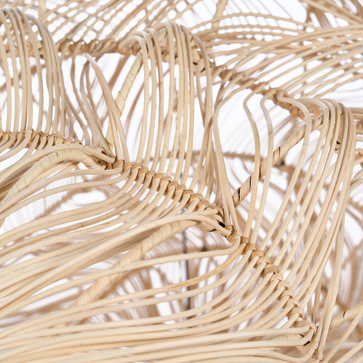 the-aurora-puff-pendant-natural-xl