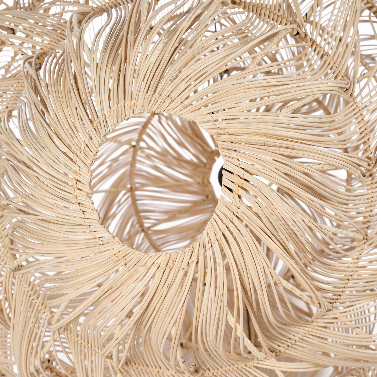 the-aurora-puff-pendant-natural-xl