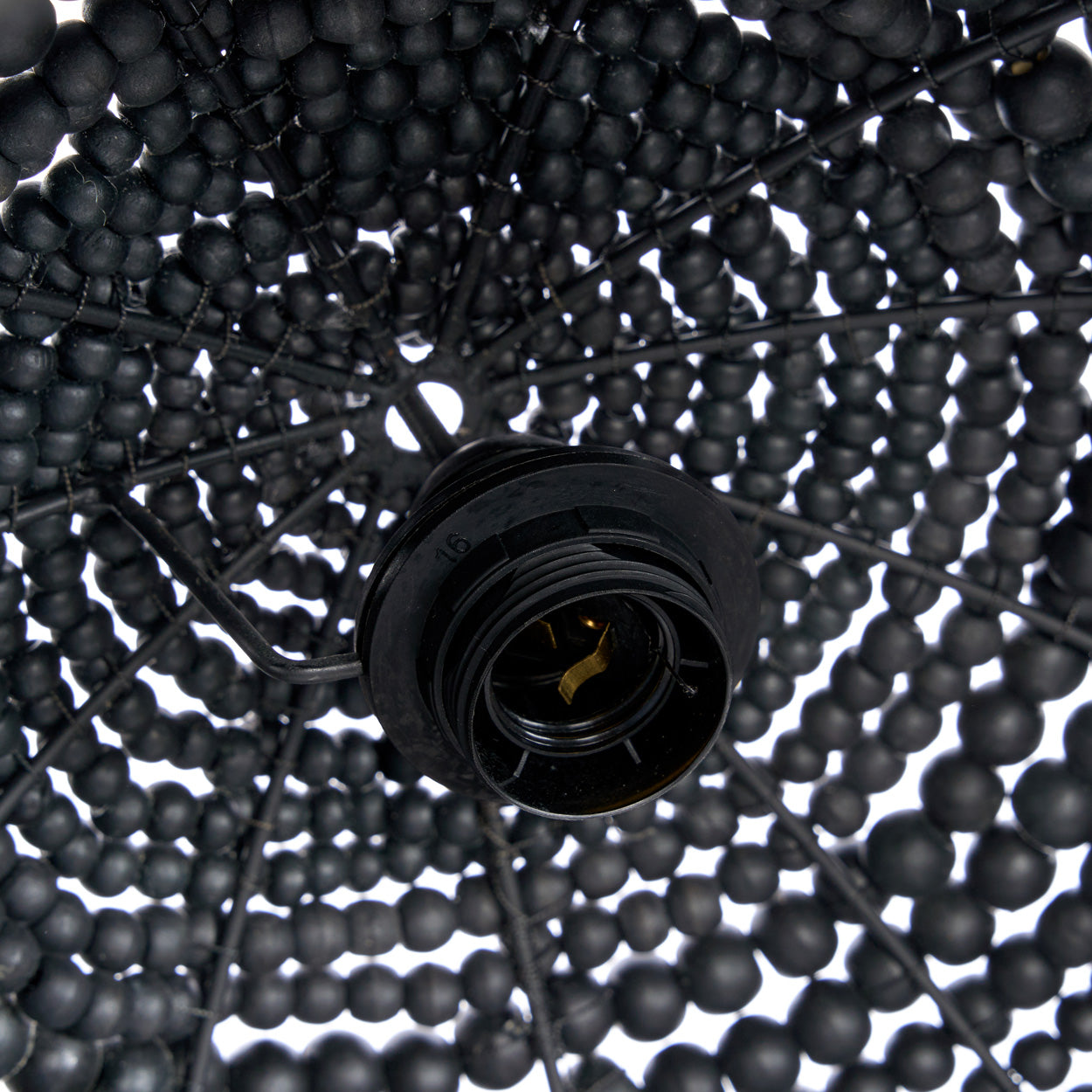 sample-lamp-026-wooden-beads-black