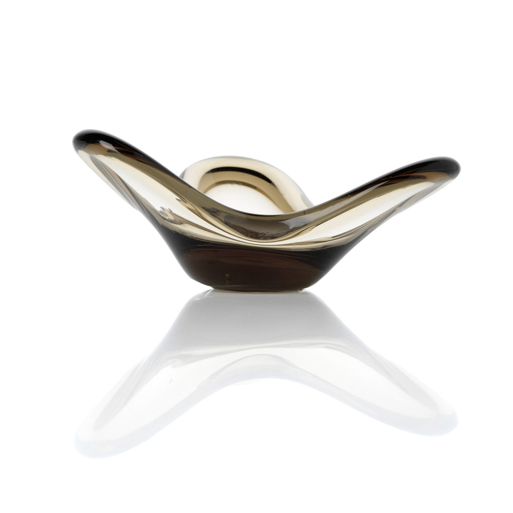 the-liquid-form-candle-holder-smoke