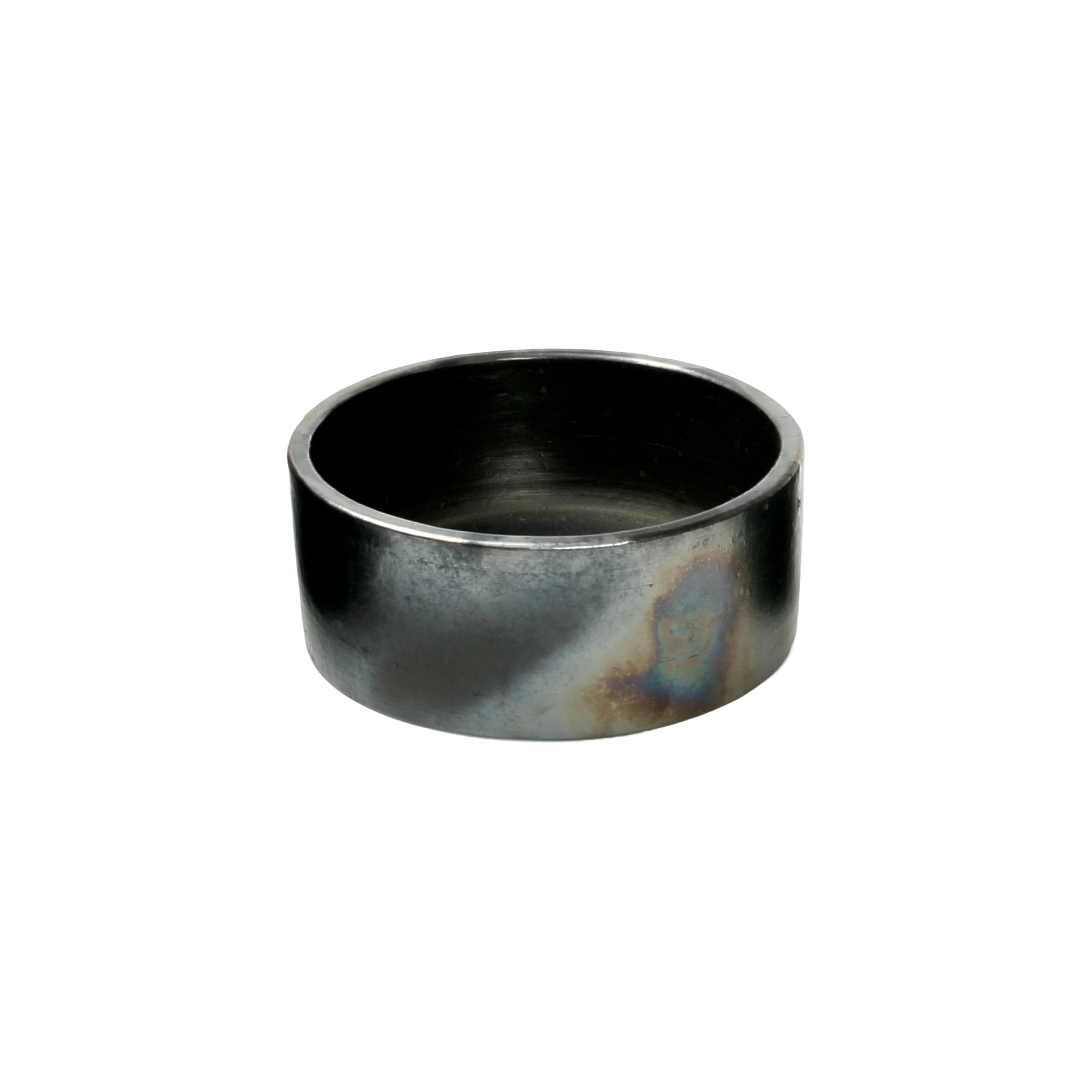 the-burned-cylinder-dish-black-m