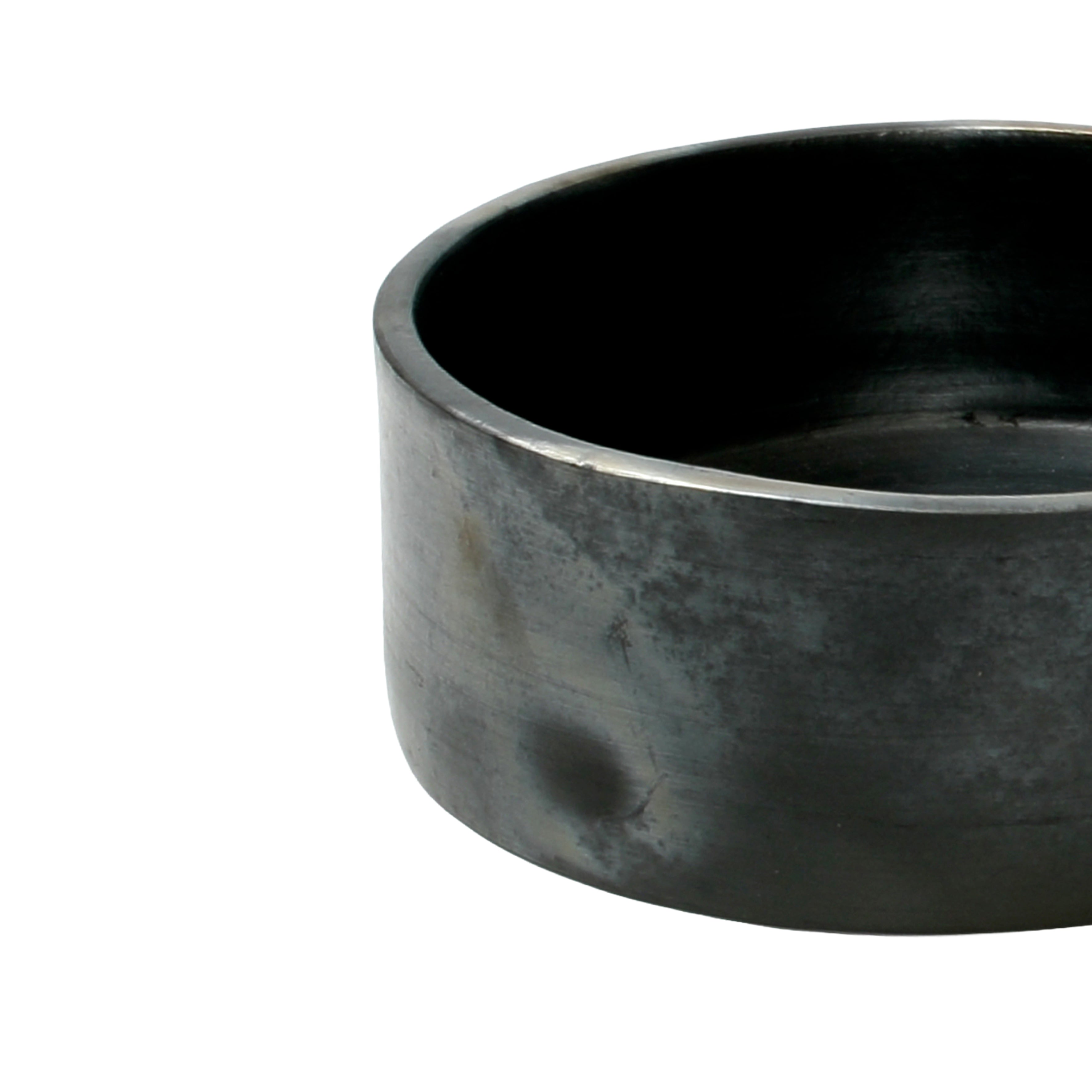 the-burned-cylinder-dish-black-l