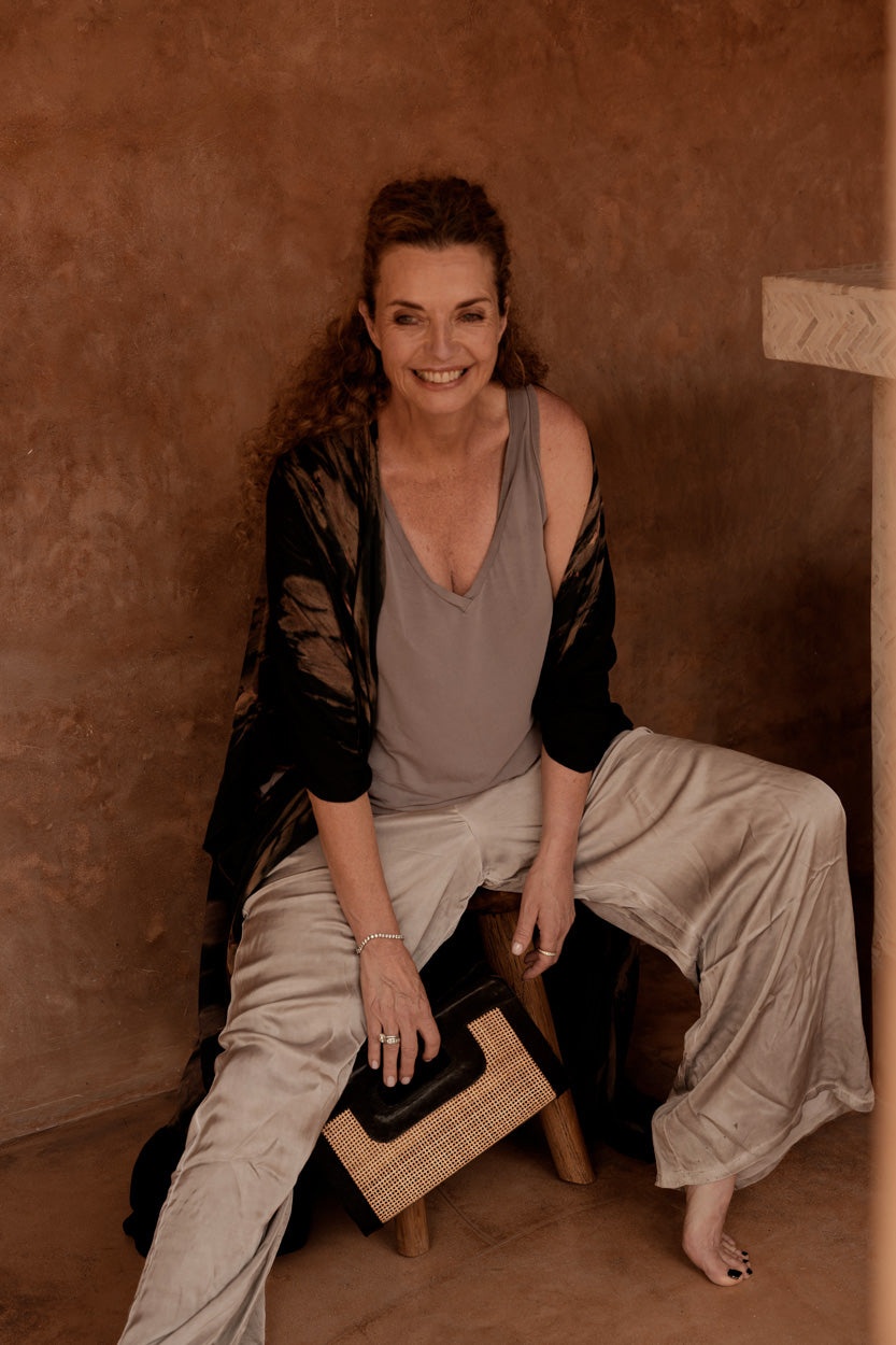 The Riviera Noir Clutch - Natural Black