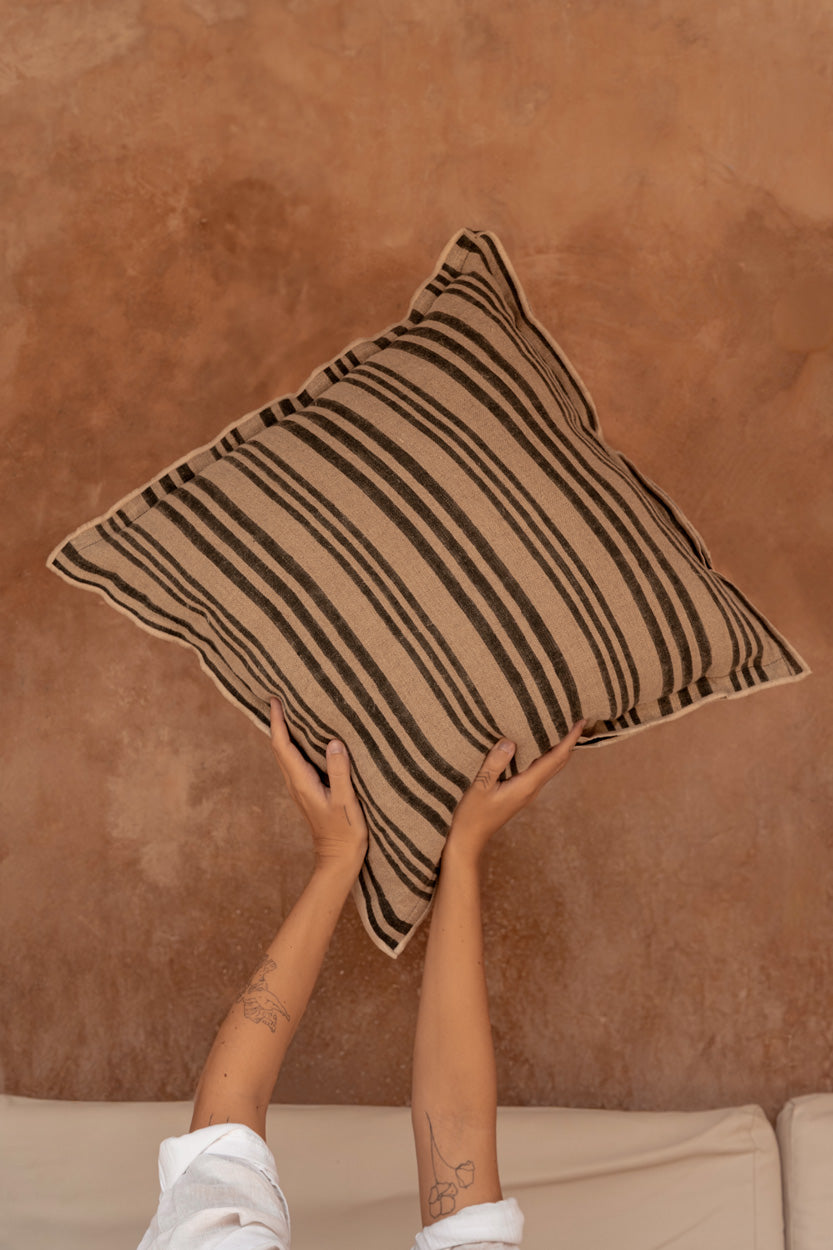 La Housse de Coussin Nordic Stripe - Noir Naturel - 50x50