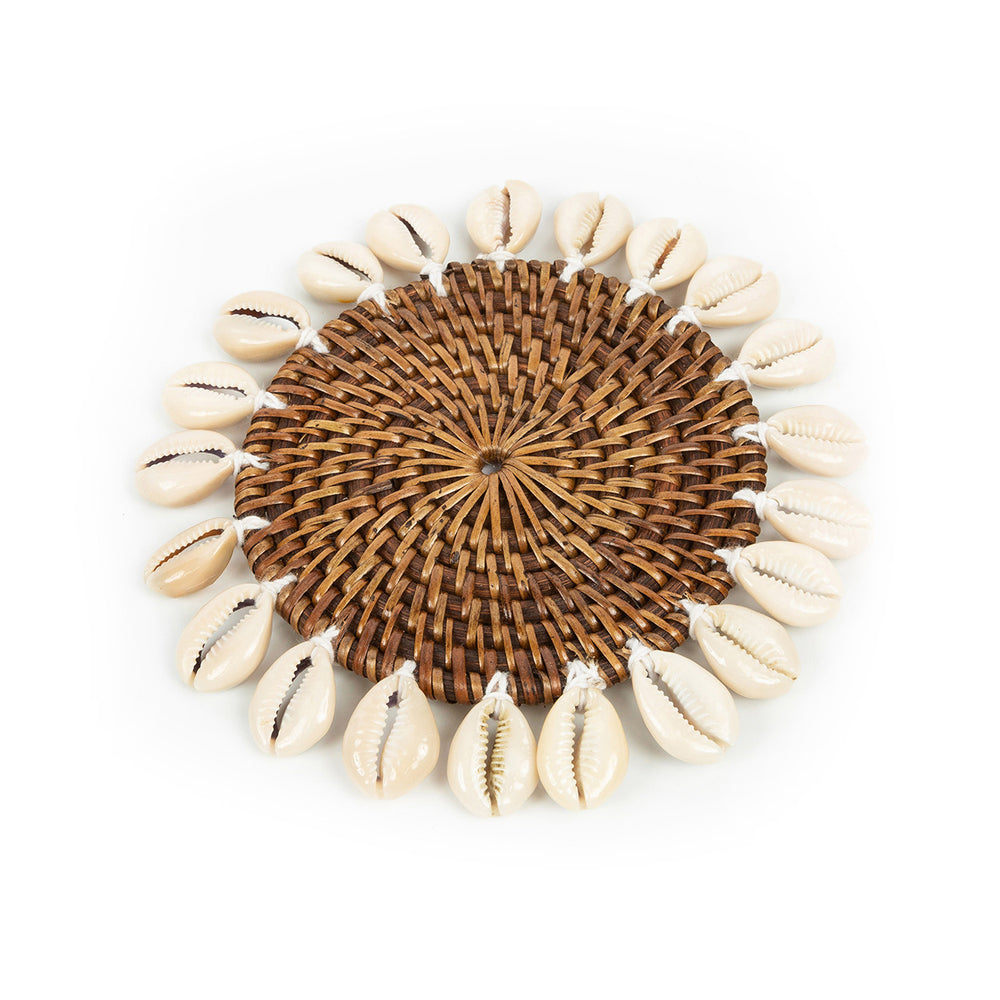 Handmade shell coaster combined with woven rattan in round shape.