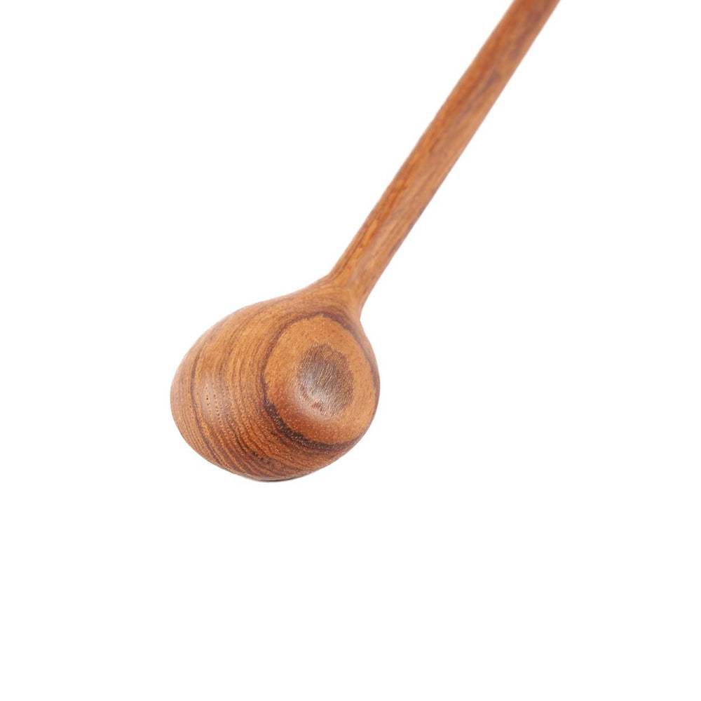 Il Cucchiaio Dosatore Piatto In Radice Di Teak