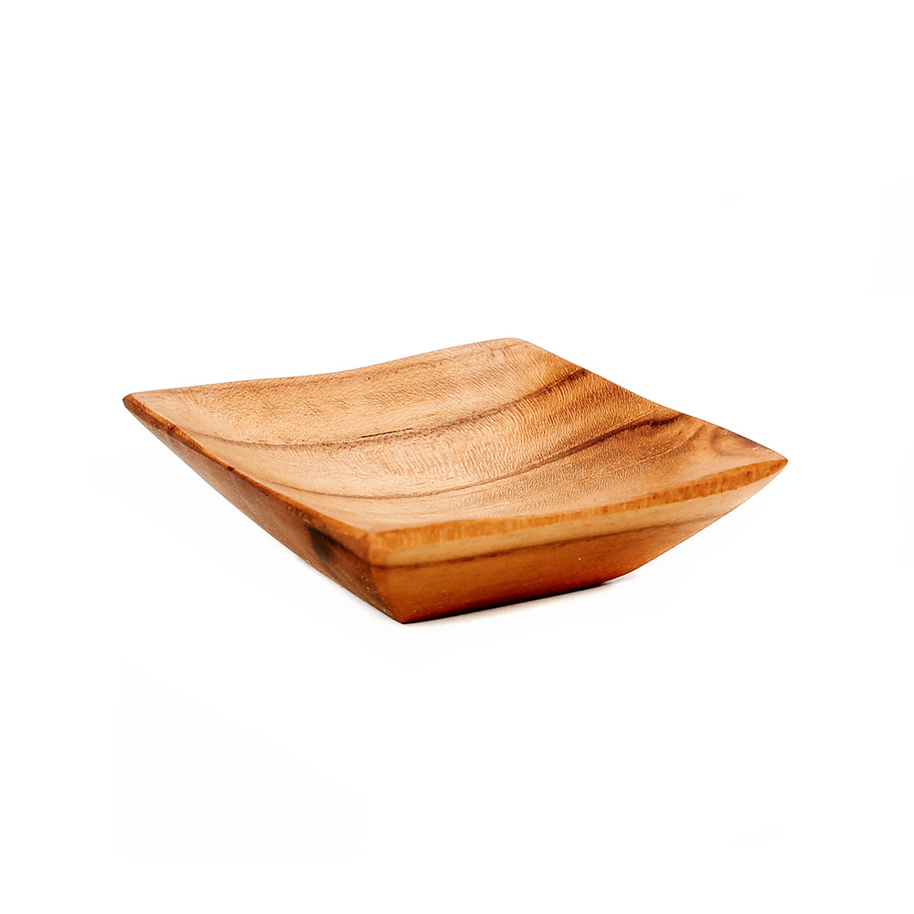 Mini salt dish from natural teak wood with natural honeyed-hue in square form, ideal for serving crystals salt or single sun-dried tomato.