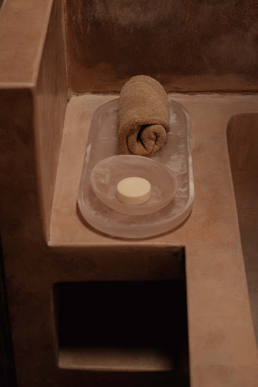 Il Piatto Ovale In Resina - Rosa Bianco