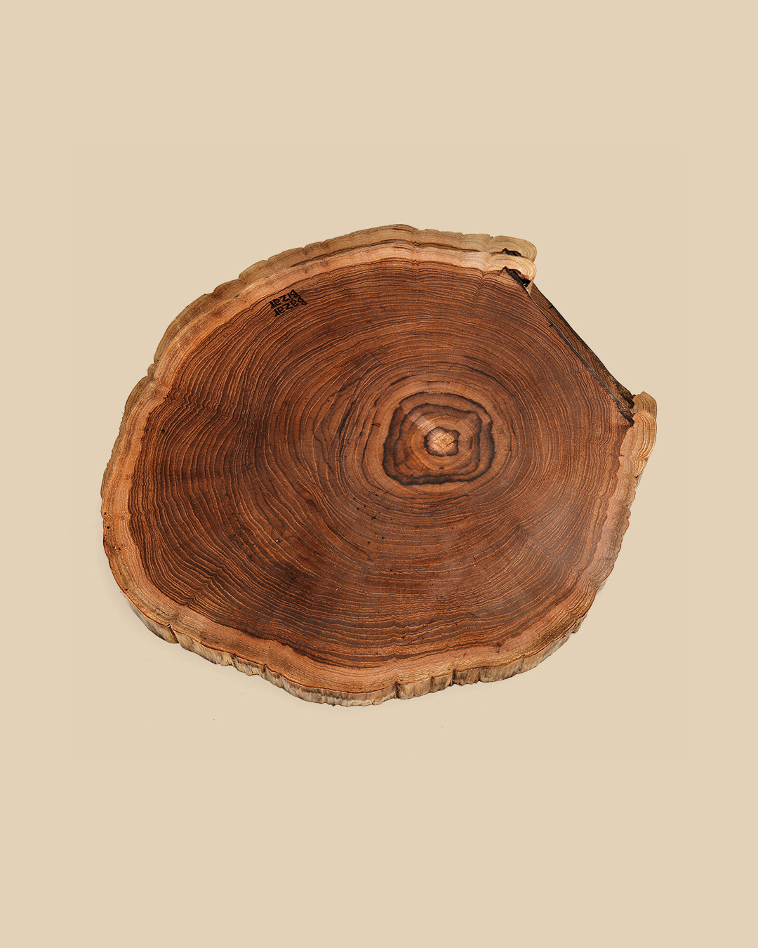 Il Tagliere Di Radice Di Teak