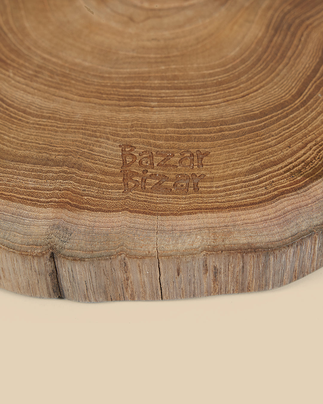 Il Tagliere Di Radice Di Teak