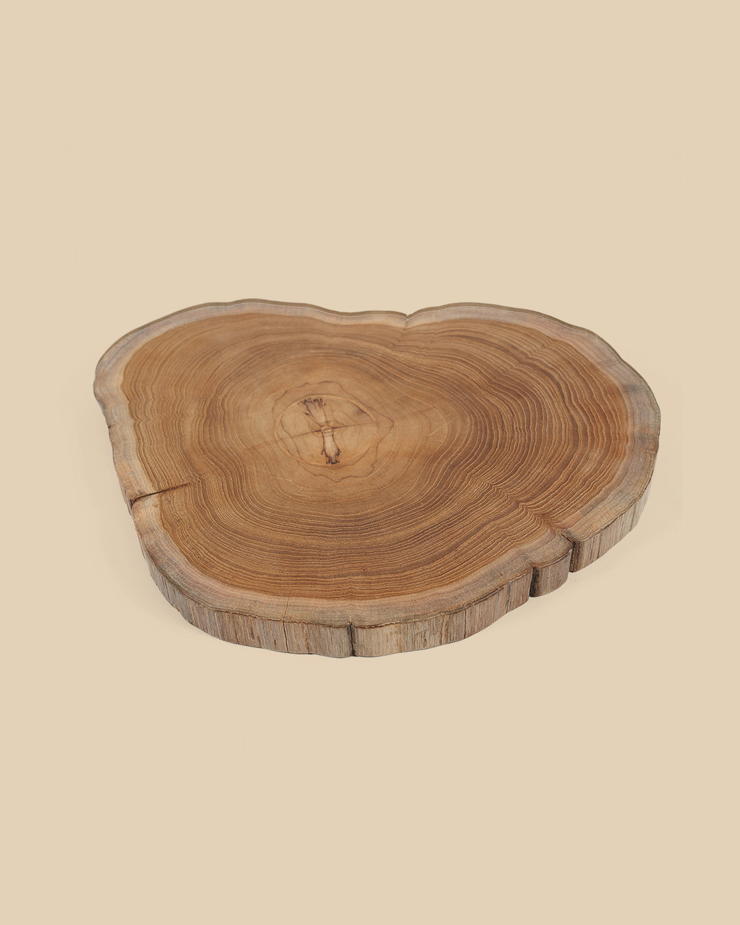 Il Tagliere Di Radice Di Teak