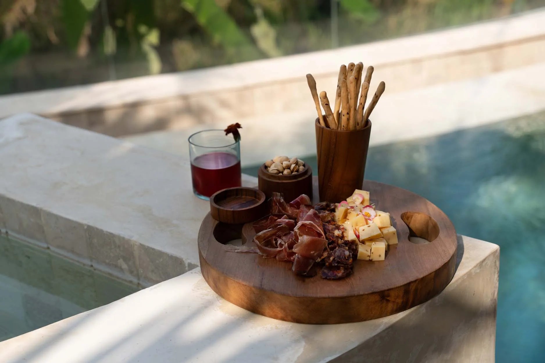the-teak-root-tray-natural-l