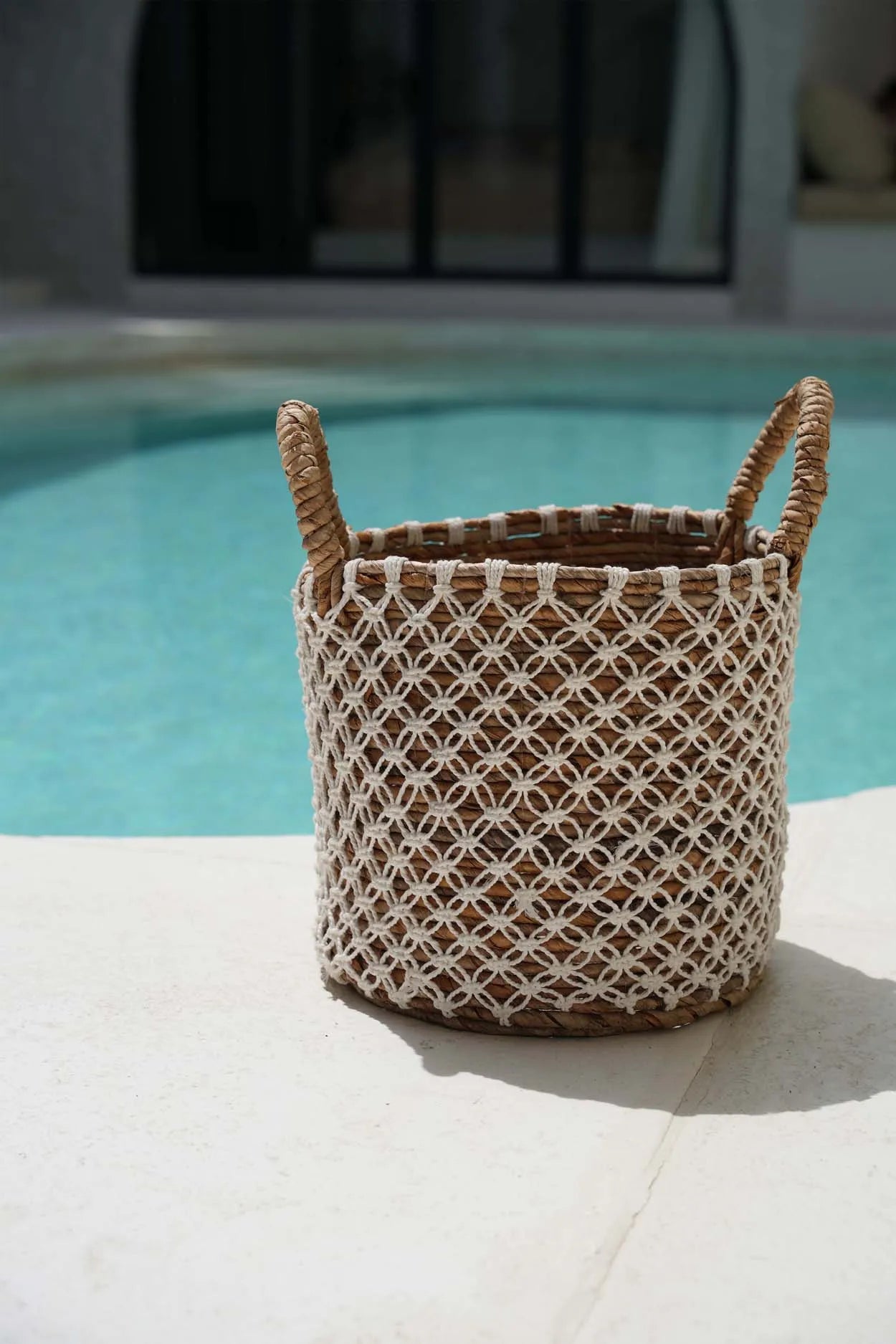 the-crossed-stitched-macrame-basket-natural-white-l