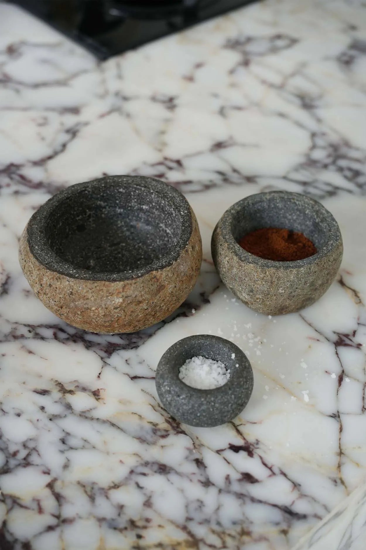 the-river-stone-bowl-black-m